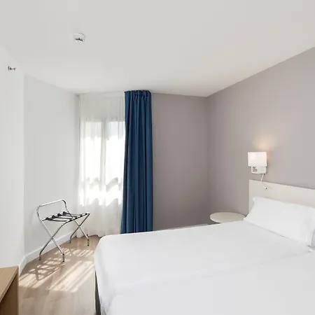 Hotel apartamentowy Sol By Melia Puerto Marina 3*